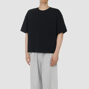 ONECE Cropped Solid Color Tee / 2 Colors